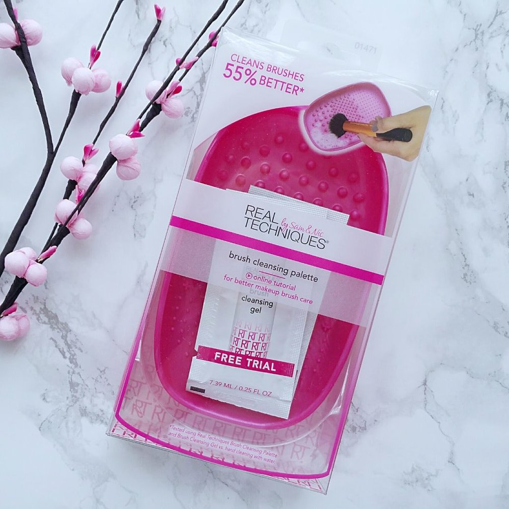 Real Techniques- Brush Cleansing Palette